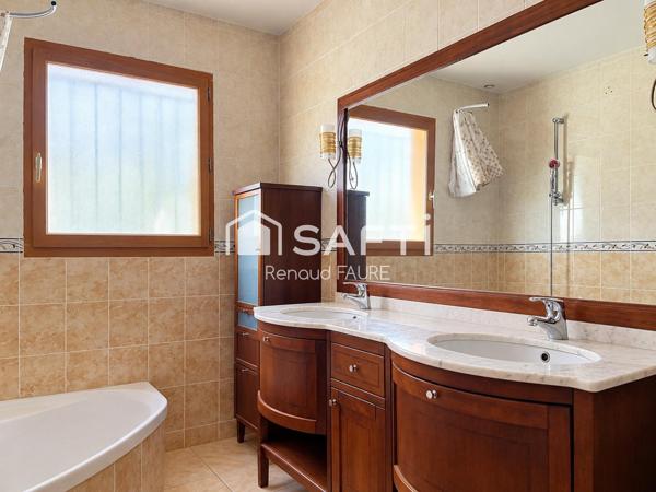 T4 115 m², plafond cathédrale & grand terrain
