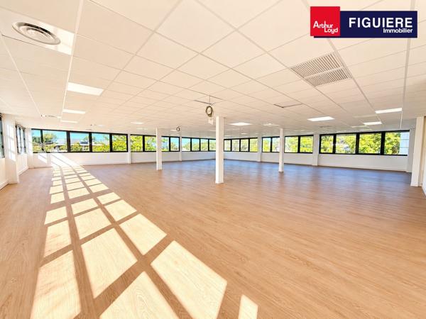 EXCLUSIVITÉ - IMMEUBLE INDEPENDANT DE BUREAUX DANS UN PARC TERTIAIRE D'EXCEPTION