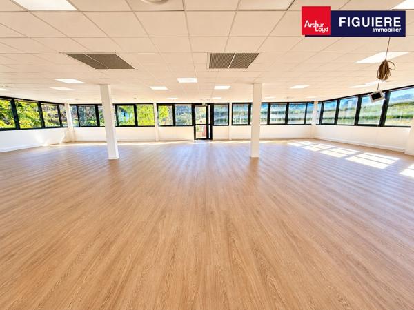 EXCLUSIVITÉ - IMMEUBLE INDEPENDANT DE BUREAUX DANS UN PARC TERTIAIRE D'EXCEPTION