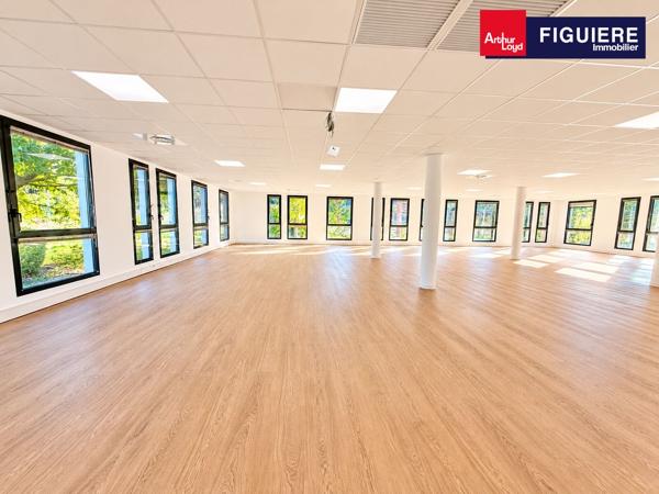 EXCLUSIVITÉ - IMMEUBLE INDEPENDANT DE BUREAUX DANS UN PARC TERTIAIRE D'EXCEPTION