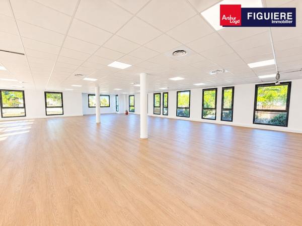 EXCLUSIVITÉ - IMMEUBLE INDEPENDANT DE BUREAUX DANS UN PARC TERTIAIRE D'EXCEPTION