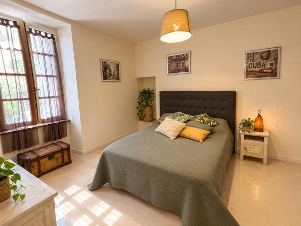 maison centre ville plain pied avec jardin