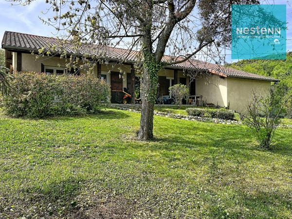 Maison Montbrison - Plain pied - 3 chambres , possibilité 4 - secteur calme - beau terrain