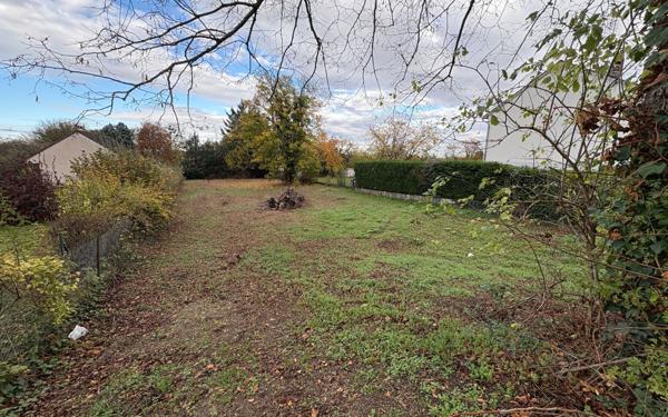 Terrain à vendre    La Celle