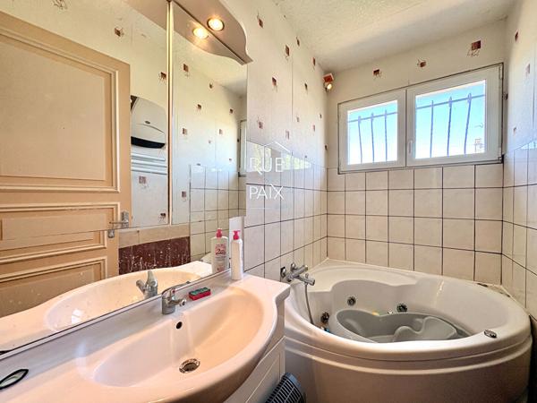 86100 CHATELLERAULT Maison Chatellerault 8 pièce(s) 165 m2