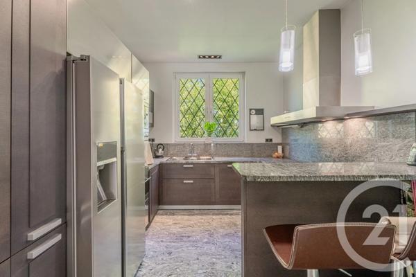 Maison à vendre  8 pièces - 238,36 m 2   NICE  - 06