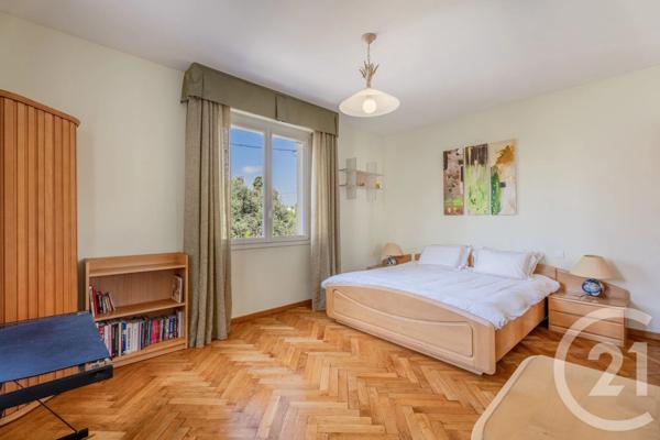 Maison à vendre  8 pièces - 238,36 m 2   NICE  - 06