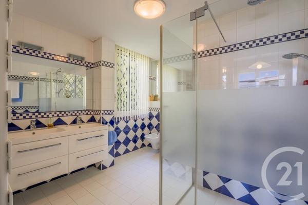 Maison à vendre  8 pièces - 238,36 m 2   NICE  - 06