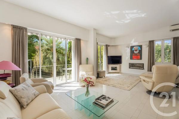 Maison à vendre  8 pièces - 238,36 m 2   NICE  - 06