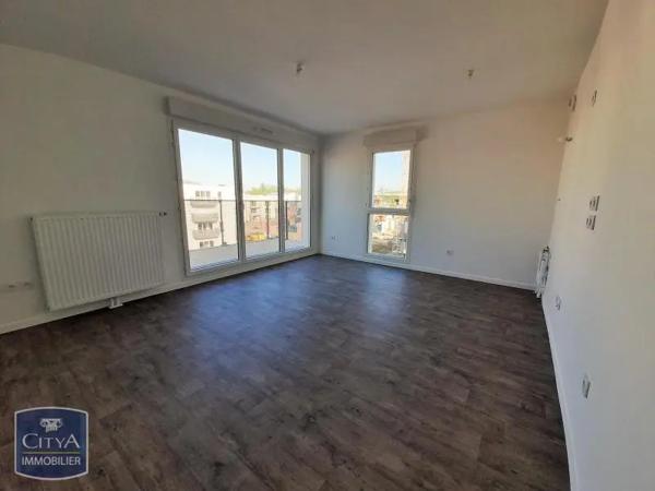 Appartement à louer 2 pièces 43.21m² Saran (45770)