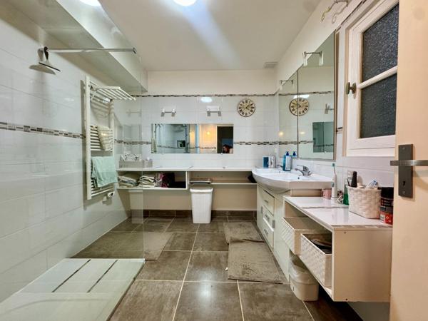 Maison en pierre 244 m², 1,2 ha arboré