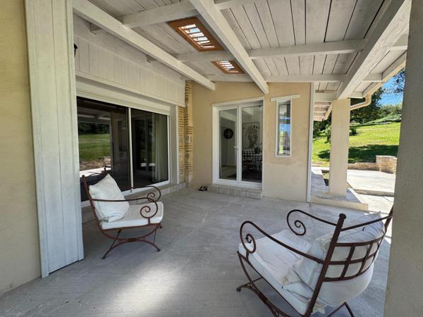 Maison en pierre 244 m², 1,2 ha arboré