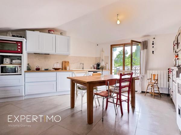 Rians (83560) Charmante maison de village avec extérieur