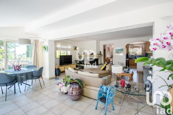 Maison à vendre 10 pièces 244 m² Antibes