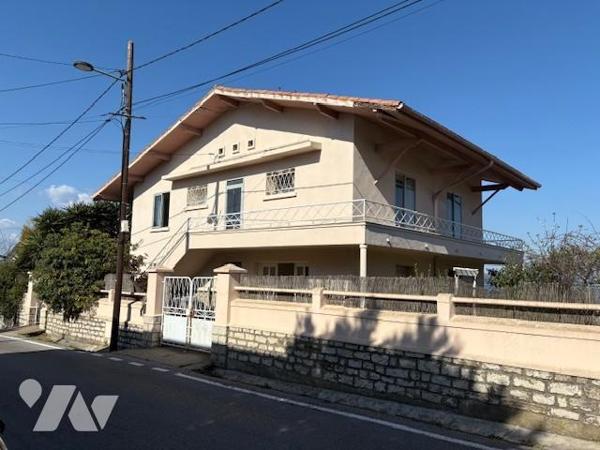 SETE villa T6 à vendre Vue étang.