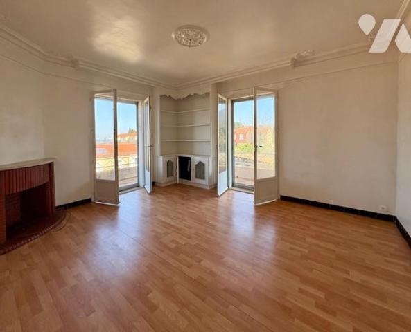 SETE villa T6 à vendre Vue étang.