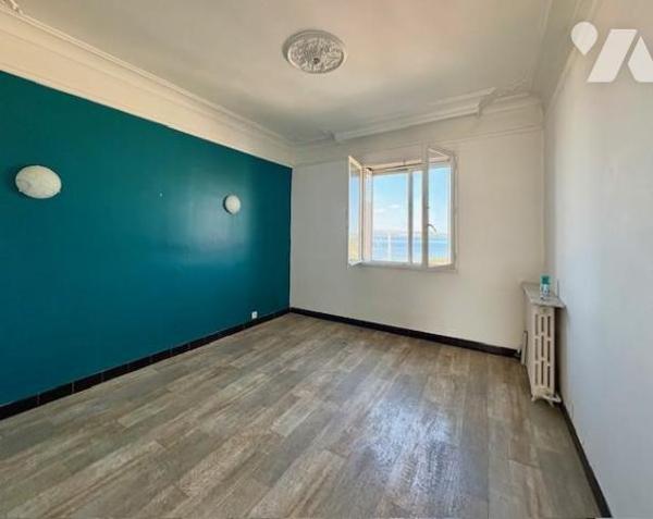 SETE villa T6 à vendre Vue étang.