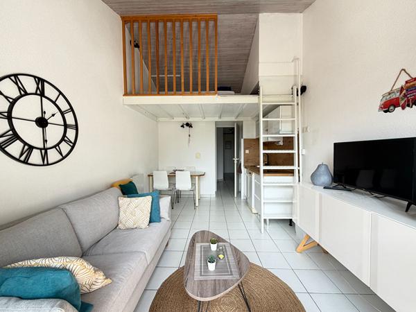 T2 + mezzanine, piscine et vue golf