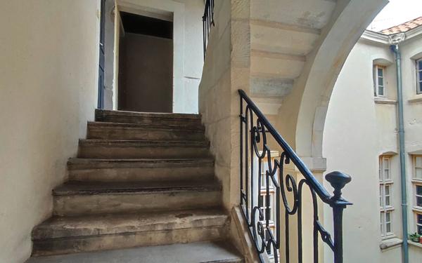 Appartement à louer    1 pièce • 15,18 m2 Nîmes