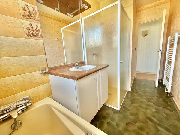 Maison avec sous-sol , situé à Saint Jean De Braye, 6 pièces, surface au sol 130m².