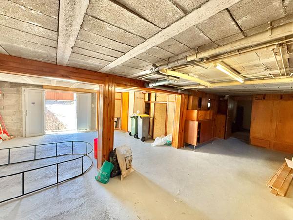 Maison avec sous-sol , situé à Saint Jean De Braye, 6 pièces, surface au sol 130m².