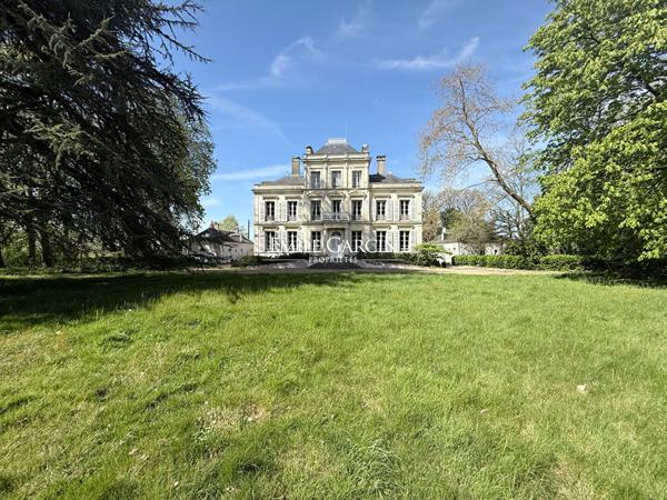 À vendre - Château sur un domaine de 88 hectares - Sarthe (72)