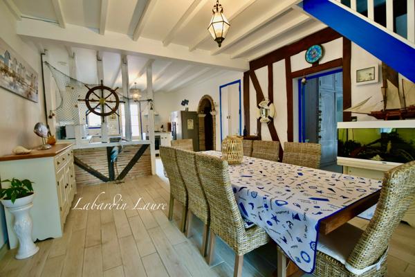 Maison en pierre de 155m2, 4 chambres, à BIRAC SUR TREC (47)