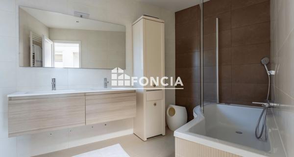 À vendre Maison 9 pièces 267 m² - Le Plessis-robinson 92350