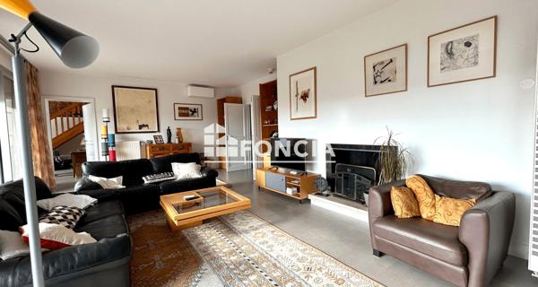 À vendre Maison 9 pièces 267 m² - Le Plessis-robinson 92350