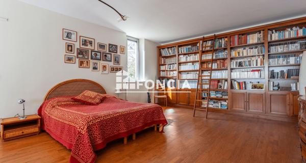 À vendre Maison 9 pièces 267 m² - Le Plessis-robinson 92350