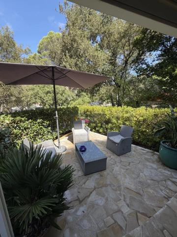 Vente                                                      Terrain
                        
                                         252 m2                     à Fréjus