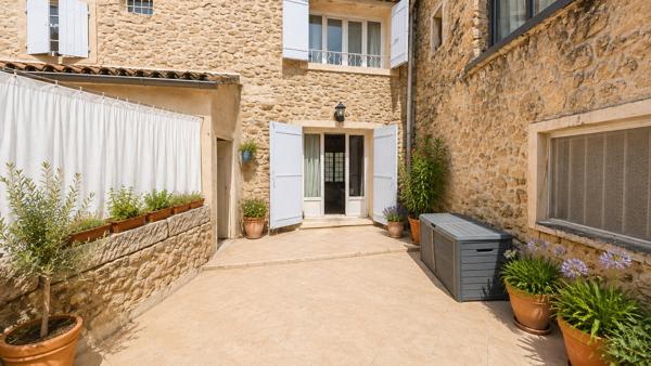 Superbe maison de village avec terrasse et cave 365 000 € H.A.I.*