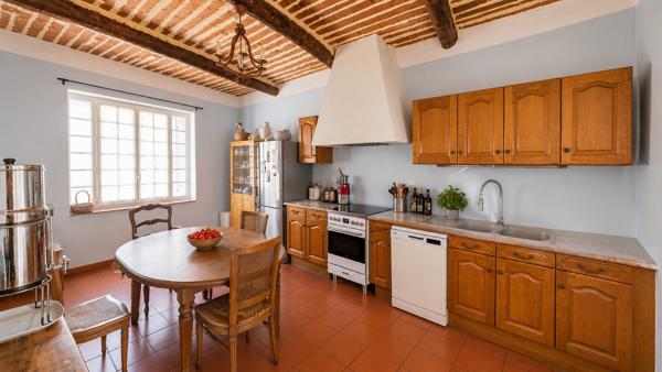 Superbe maison de village avec terrasse et cave 365 000 € H.A.I.*