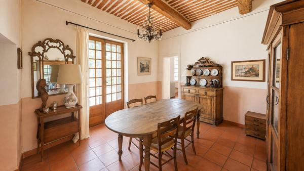 Superbe maison de village avec terrasse et cave 365 000 € H.A.I.*