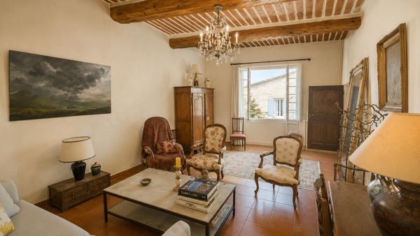 Superbe maison de village avec terrasse et cave 365 000 € H.A.I.*