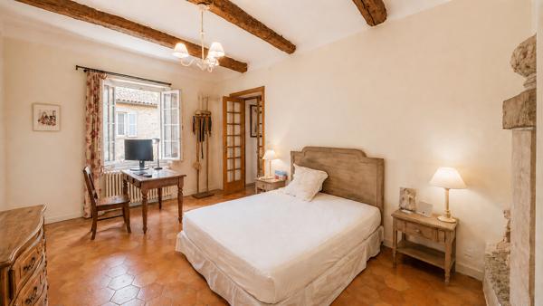 Superbe maison de village avec terrasse et cave 365 000 € H.A.I.*