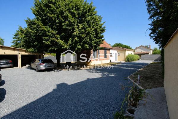 Villa aux belles prestations avec piscine proche du centre-ville