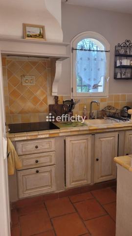 Maison
         5 pièces
        - 230 m²