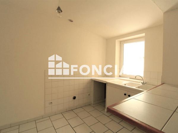 Location Studio 36 m² - 10 RUE AUGUSTE Nimes 30000