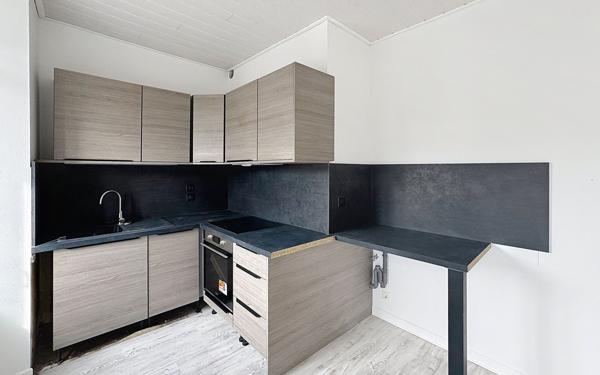 Appartement à louer    3 pièces • 64 m2 Neuvéglise