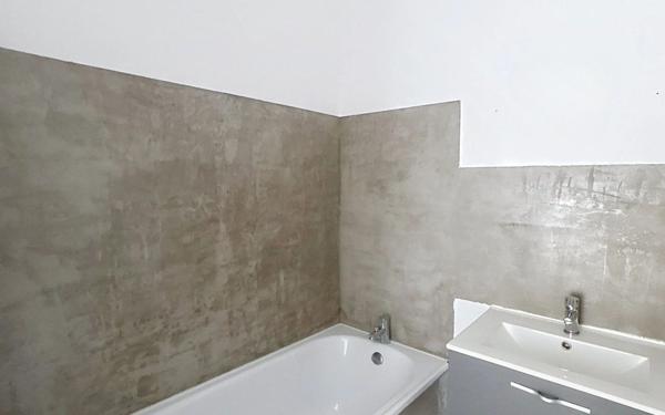 Appartement à louer    3 pièces • 64 m2 Neuvéglise