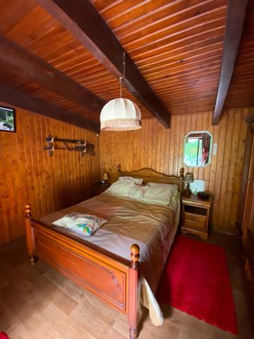 Puymoyen. Ensemble immobilier avec carrières