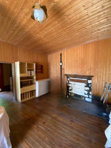 Puymoyen. Ensemble immobilier avec carrières