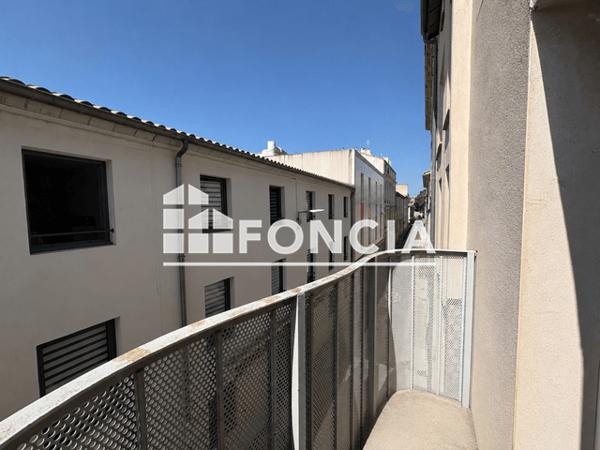 Location Studio meublé 25.8 m² - 16 RUE GRETRY Nimes 30000