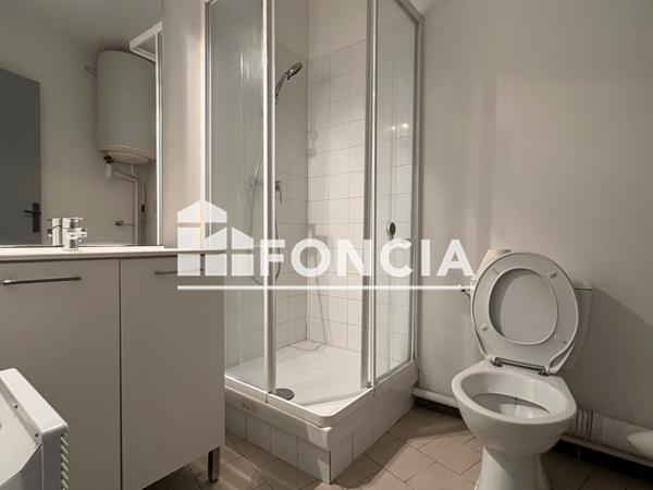 Location Studio meublé 25.8 m² - 16 RUE GRETRY Nimes 30000