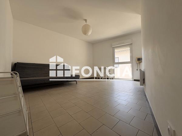 Location Studio meublé 25.8 m² - 16 RUE GRETRY Nimes 30000