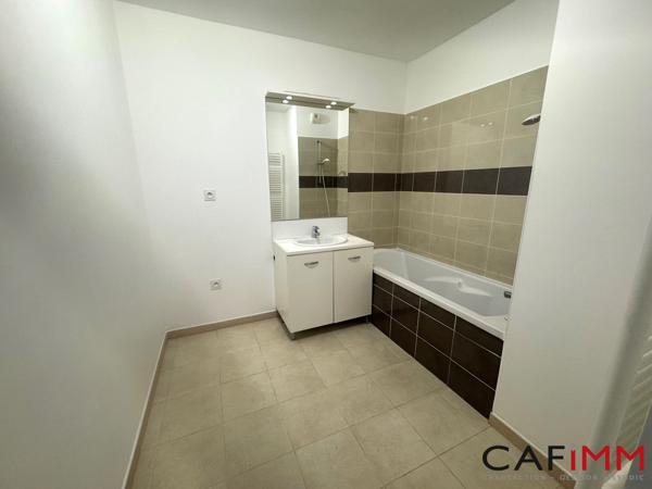 DECINES-T3-63m²-Terrasse- Garage