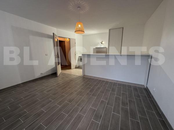 À vendre F2 lumineux à Meaux,avec parking, rue de la grande Ile