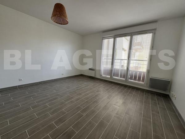 À vendre F2 lumineux à Meaux,avec parking, rue de la grande Ile
