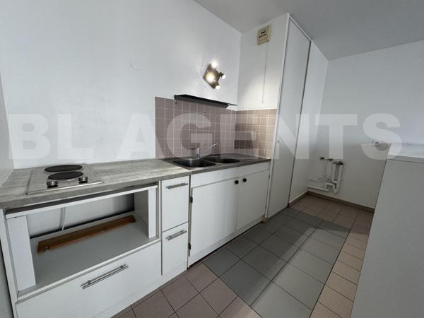 À vendre F2 lumineux à Meaux,avec parking, rue de la grande Ile